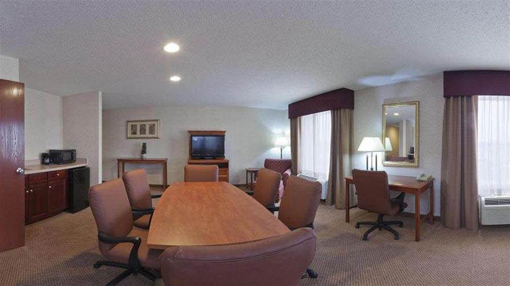 Seasons Inn & Suites Highland Extérieur photo