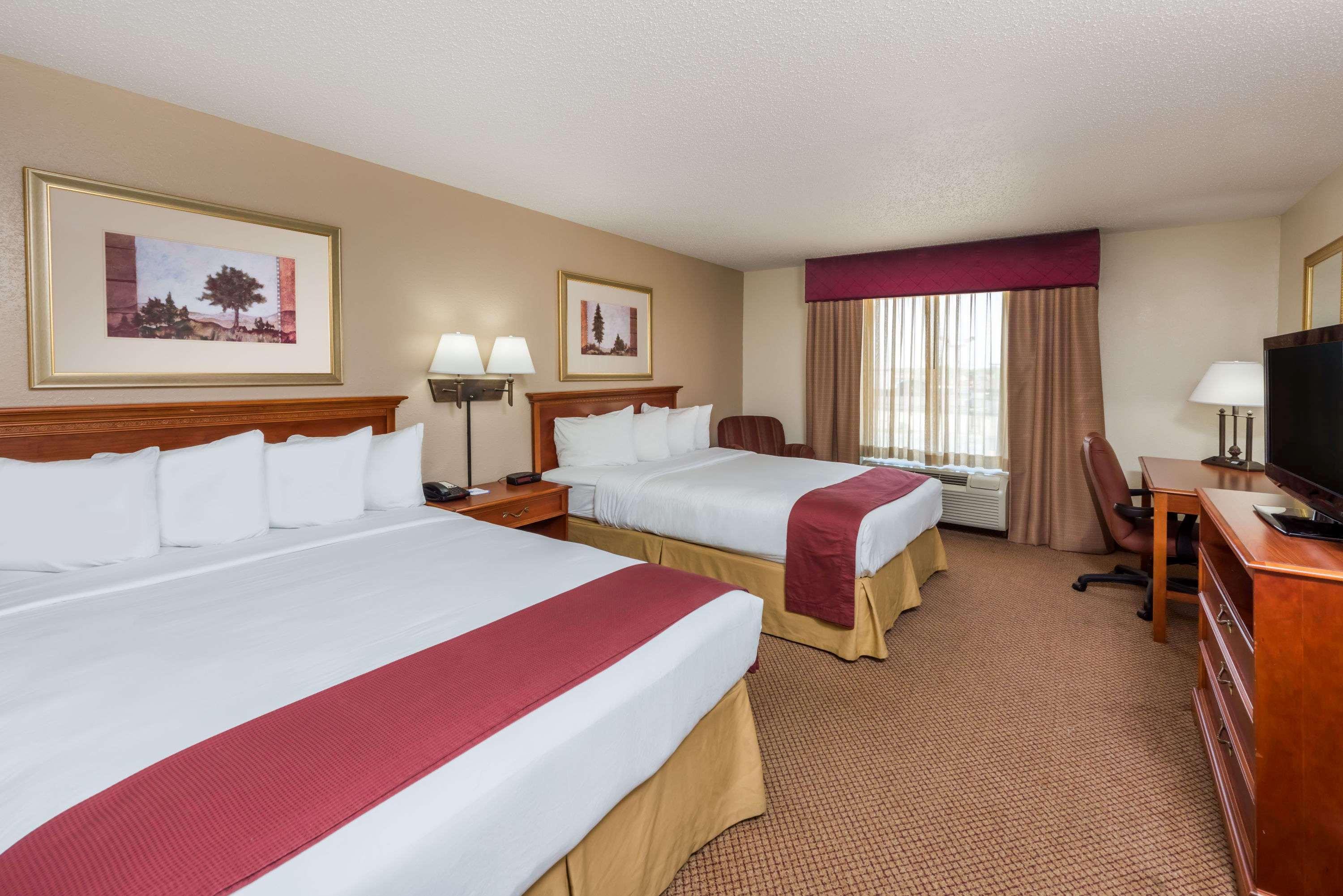 Seasons Inn & Suites Highland Extérieur photo