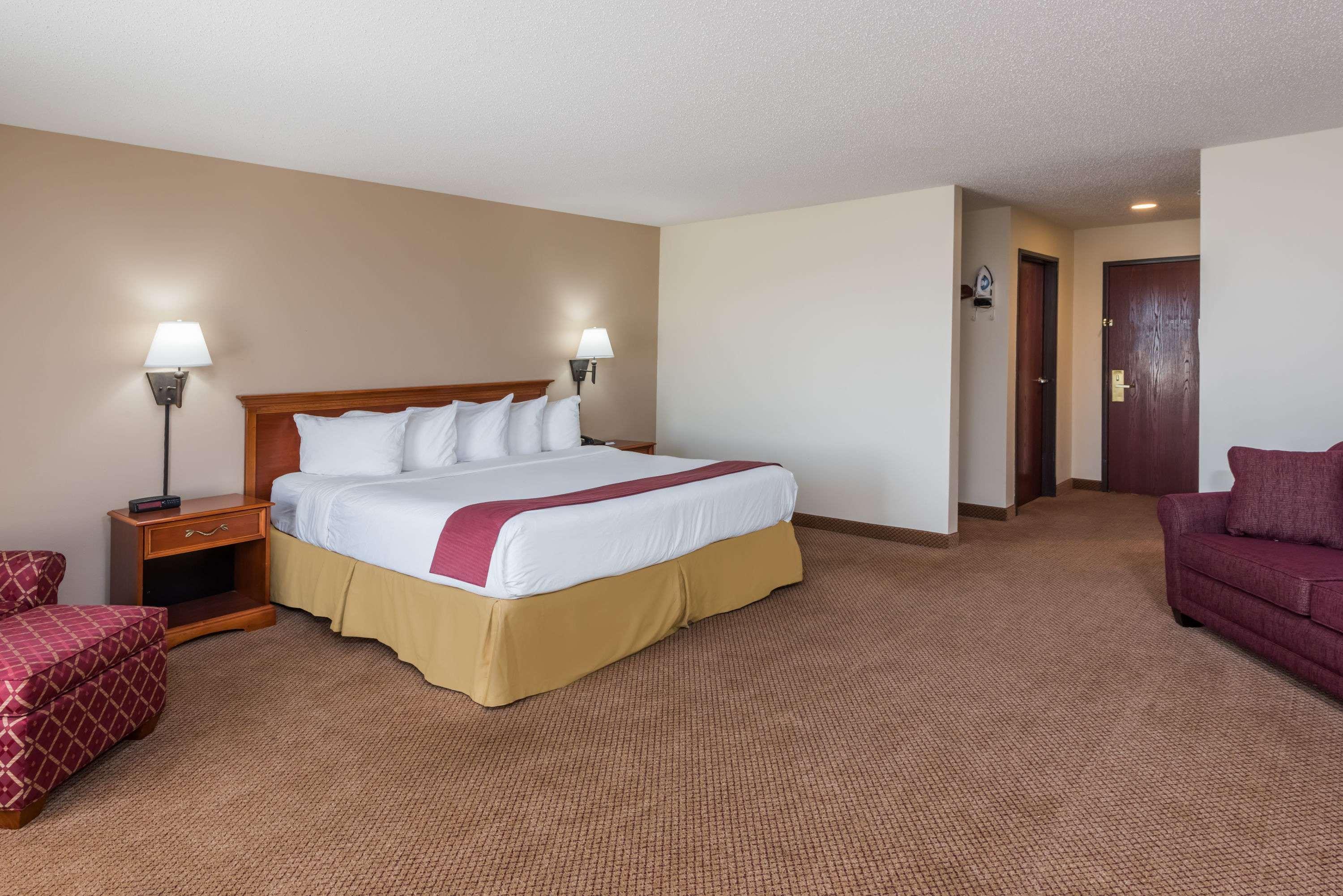 Seasons Inn & Suites Highland Extérieur photo