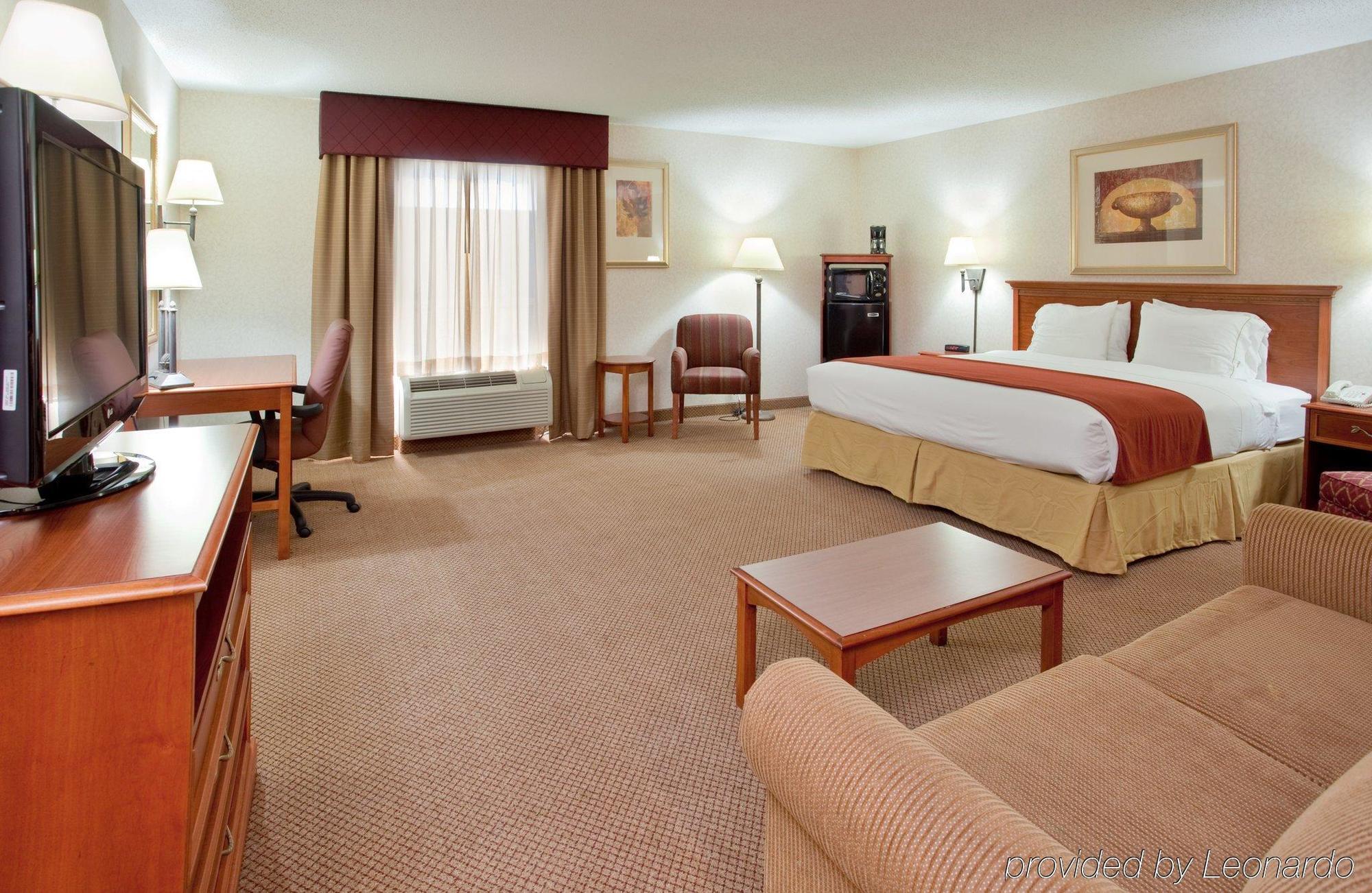 Seasons Inn & Suites Highland Chambre photo