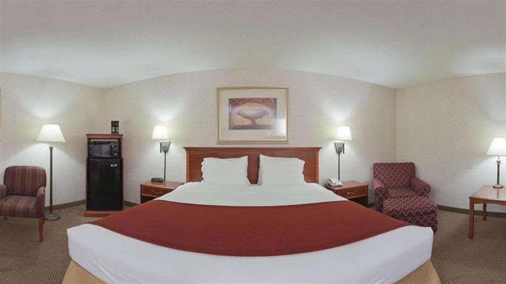 Seasons Inn & Suites Highland Extérieur photo