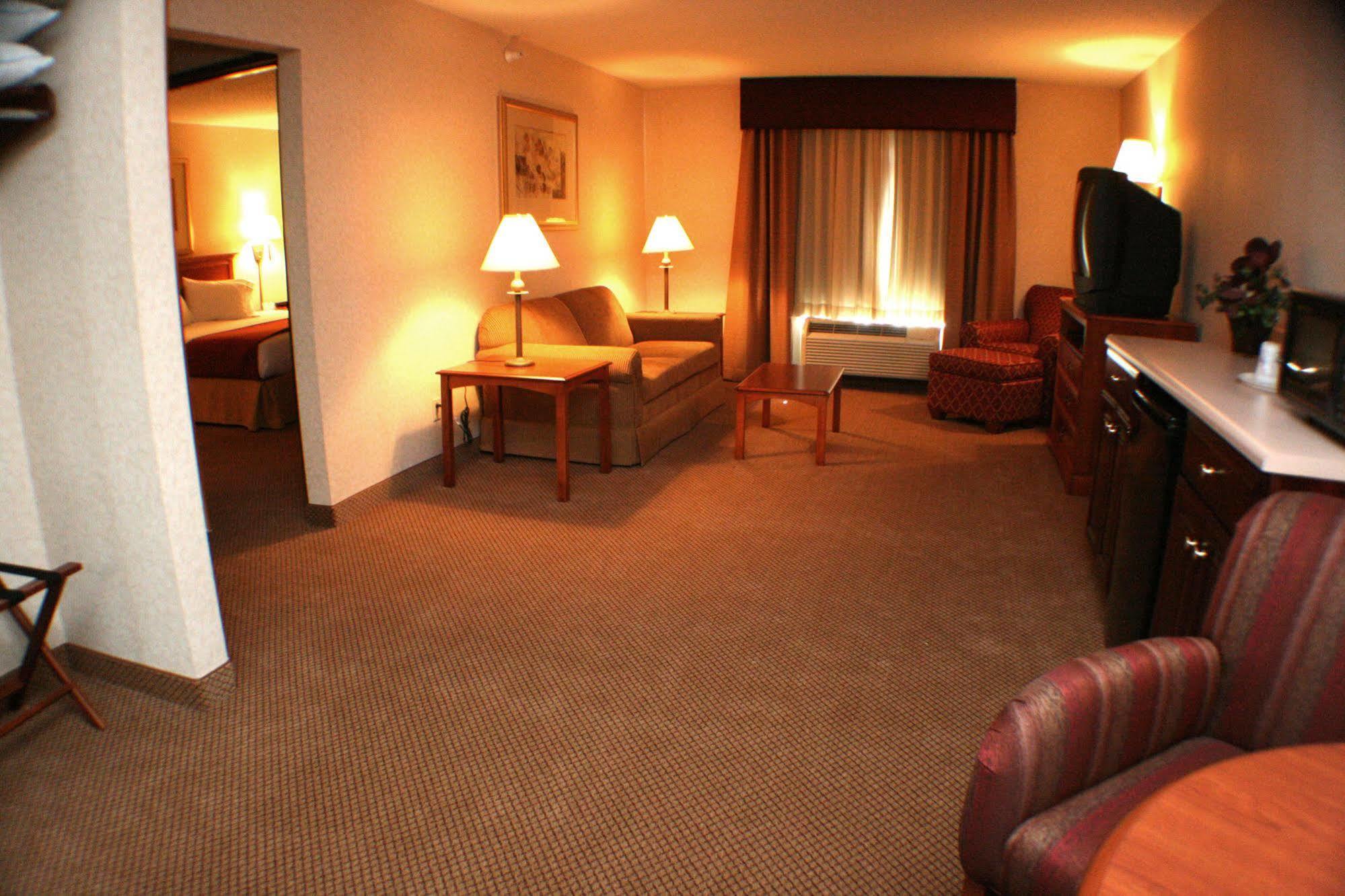 Seasons Inn & Suites Highland Extérieur photo